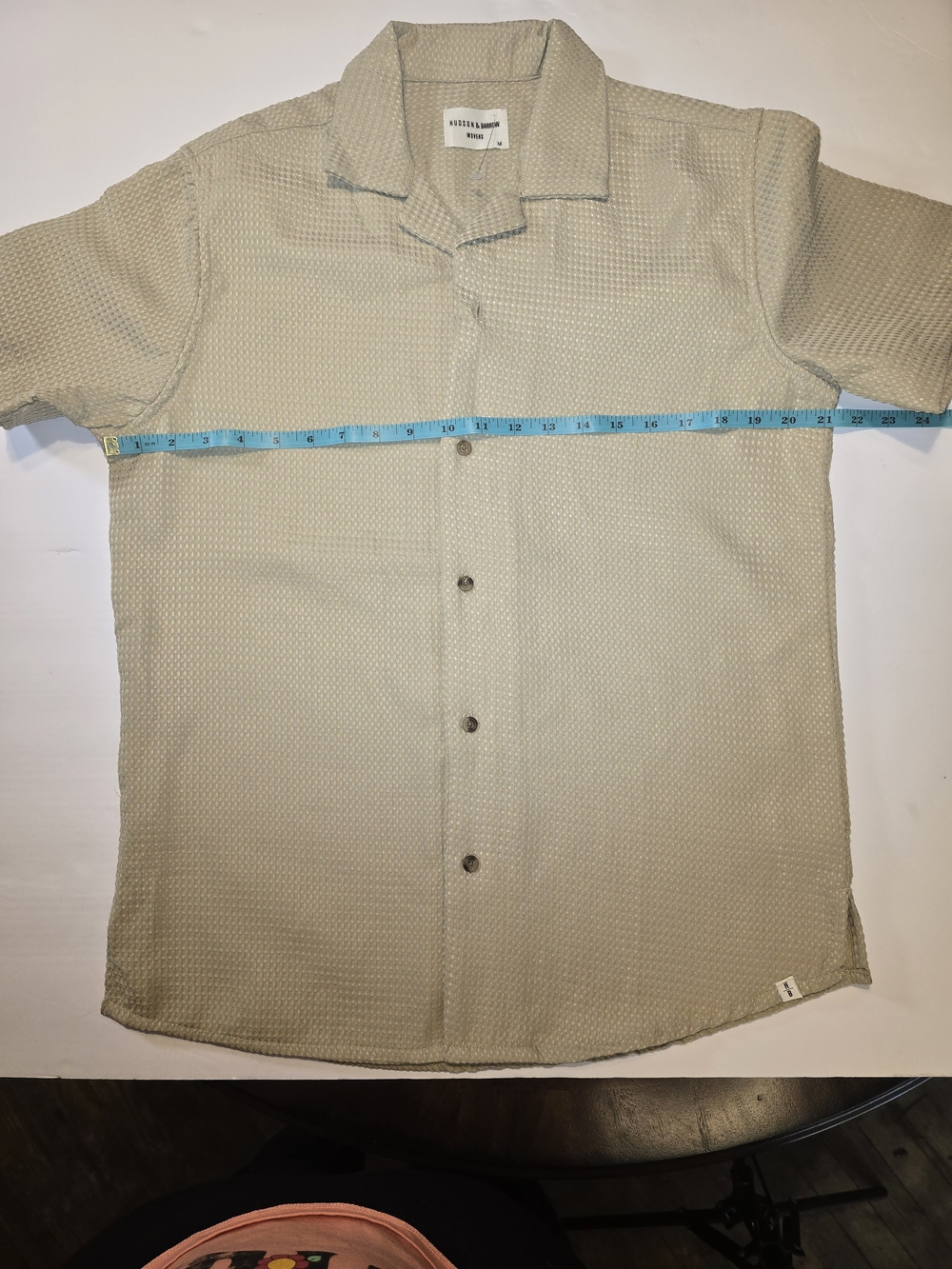 Hudson & Barrow Short-Sleeve Button-Down Shirt in Light Taupe